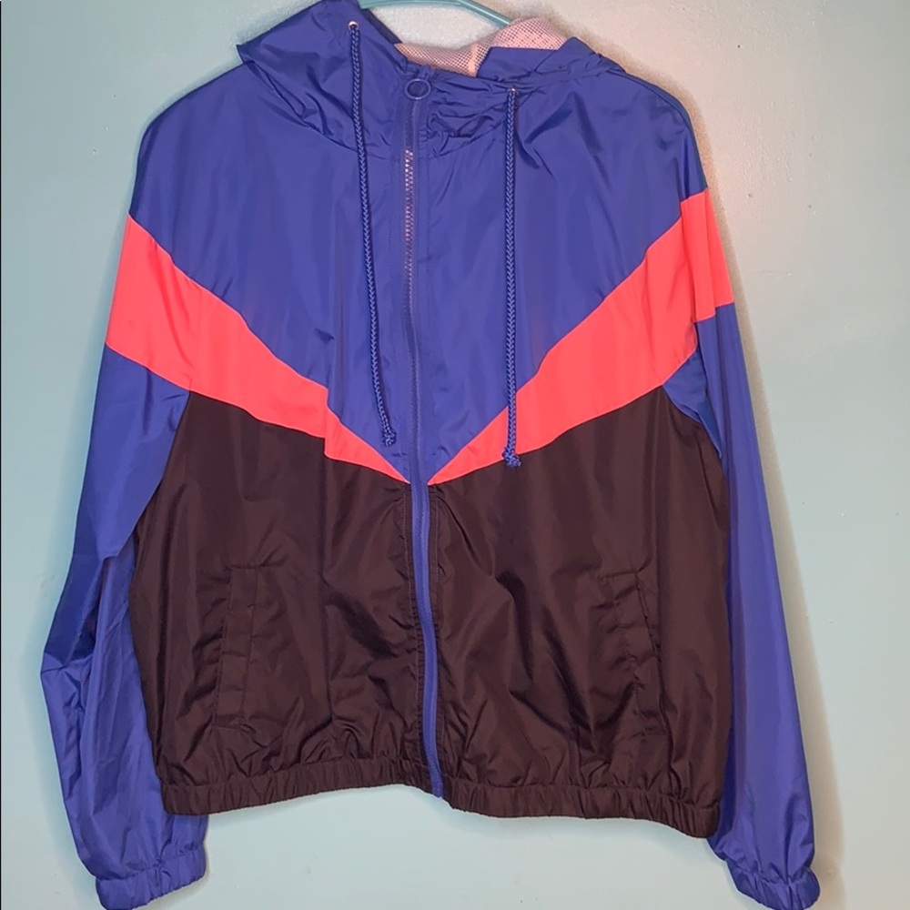 Flirt it use Windbreaker